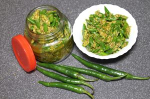 Hari mirch ka achar(Green Chilli Pickle)